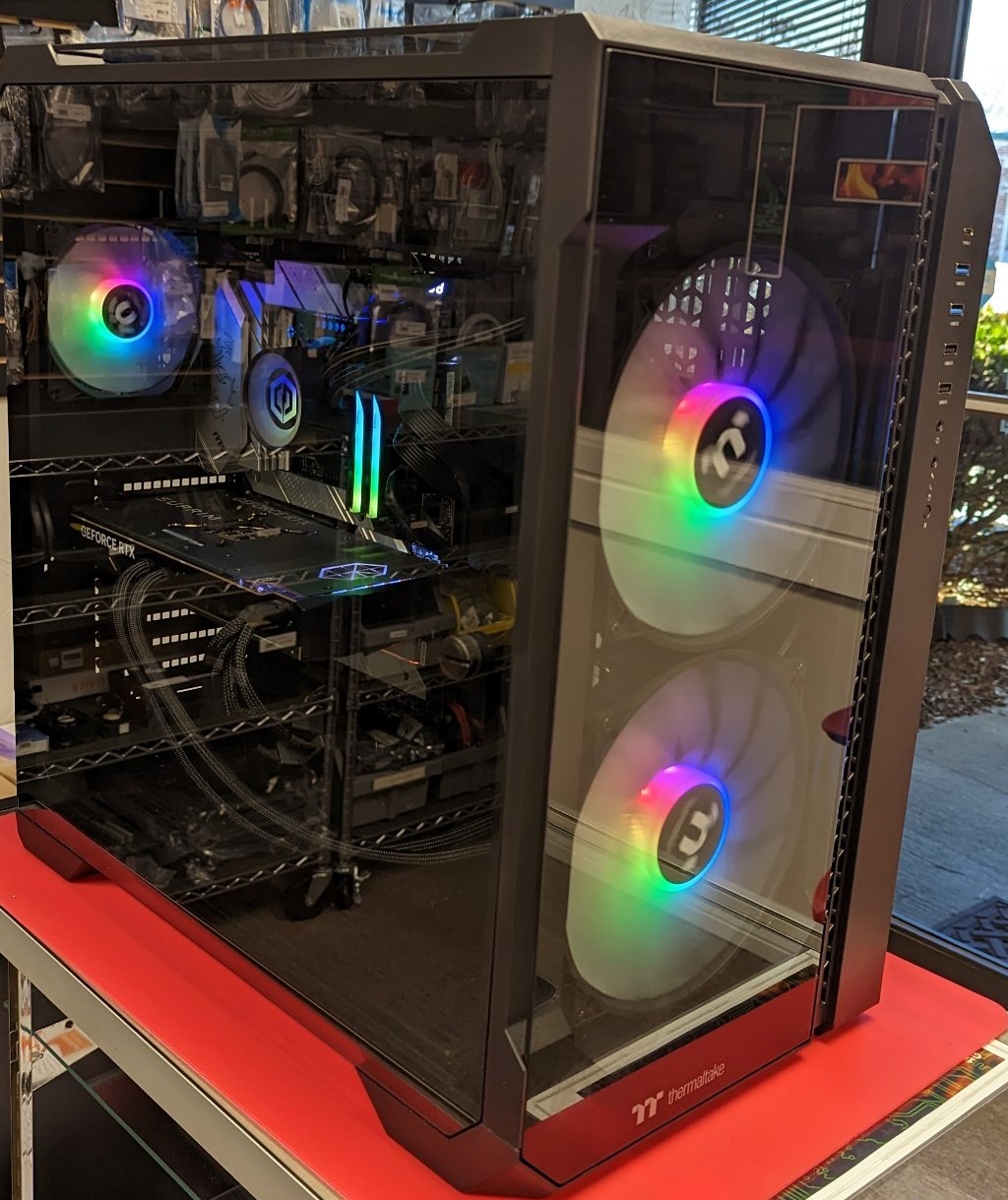 Custom Gaming PC Build - Thermaltake Case